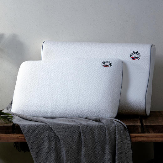 梦洁黑金泰国乳胶枕 商品图0