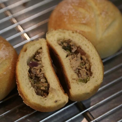 酸黄瓜金枪鱼米面包 商品图1