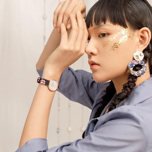 56480146  依波EBOHR唯爱工坊非遗文艺新疆哈密手工刺绣石英表女士手表礼盒装依波5648（可能没电）【瑕疵看图】 商品图0