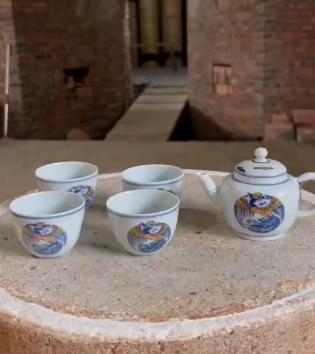 釉下五彩团凤壶杯套组 商品图0