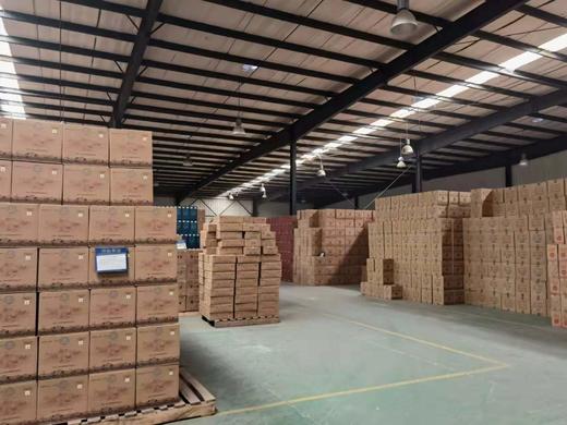 【泸州老窖】 浓香型白酒 粮食酒 定制款 三星/四星两款任选，中国浓香型白酒的鼻祖，入口绵柔，有回甘，500ML /瓶 ，泸州原产地直发 商品图3