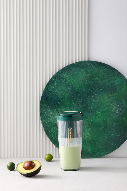 摩飞网红便携榨汁杯 升级款 可随身携带 无线充电 现榨鲜喝 300ml 商品图1