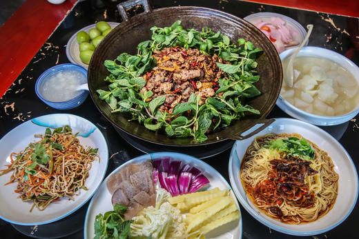 【星厨汇（白华店）·生态黑猪肉干锅】69.9元2－3人餐/89.9元3－5人餐 商品图0