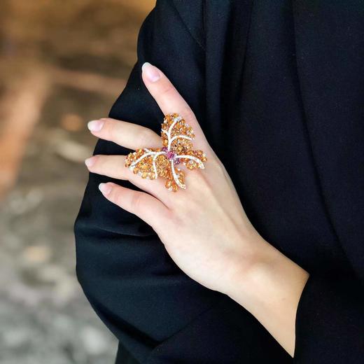 「蝶」芬达石三戴款胸针/戒指/吊坠 32.88克拉芬达石，1.81克拉钻石 商品图3