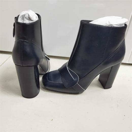 888736680389 Tory Burch女款女方头侧拉链粗跟靴子 37码 商品图3