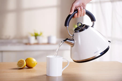 摩飞电热水壶半握柄/全握柄 不锈钢壶身 环形手柄 英伦经典款 1.5L 商品图3