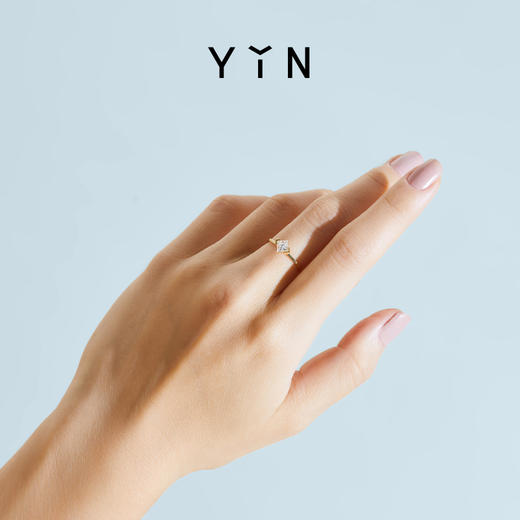 「熠」光芒系列 公主方钻石戒指 商品图5