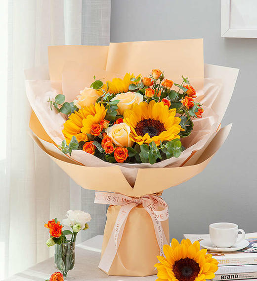 顺风顺水-向日葵+香槟玫瑰+多头玫瑰 商品图0