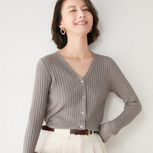 外套女V领宽松针织小开衫外搭薄款v领修身薄款毛衣简约短款上衣夏纯色针织衫 商品图8