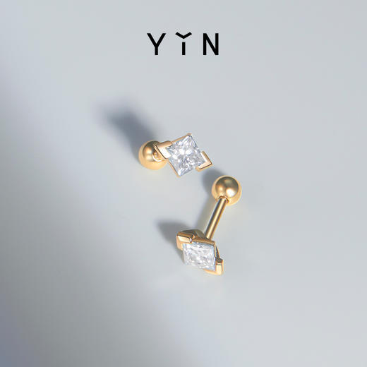 「熠」光芒系列 公主方钻/祖母绿钻/圆钻 耳钉一对 商品图1