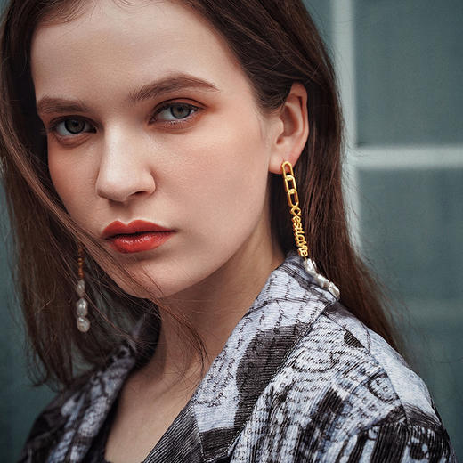 Retro Chic x Daisy Select   C'est La Vie系列Allure诱惑耳线 商品图4