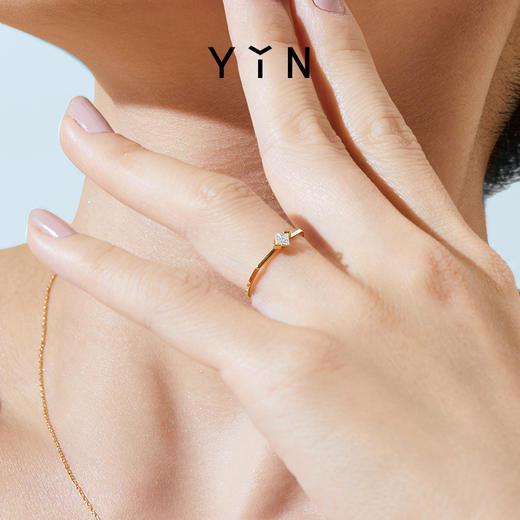 「熠」光芒系列 公主方钻石戒指 商品图2