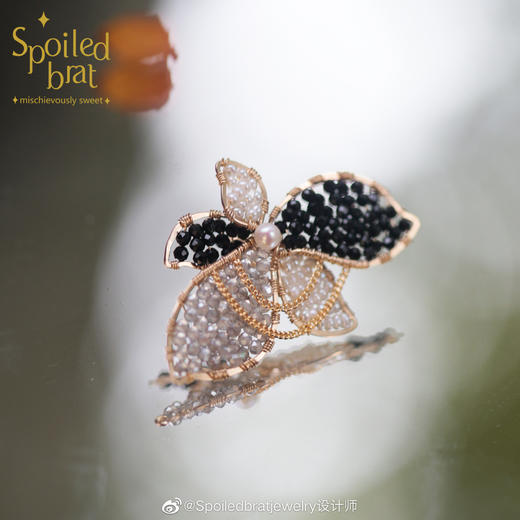 SpoiledBrat Jewelry 黑尖晶斜长石珍珠单只耳钉 商品图3