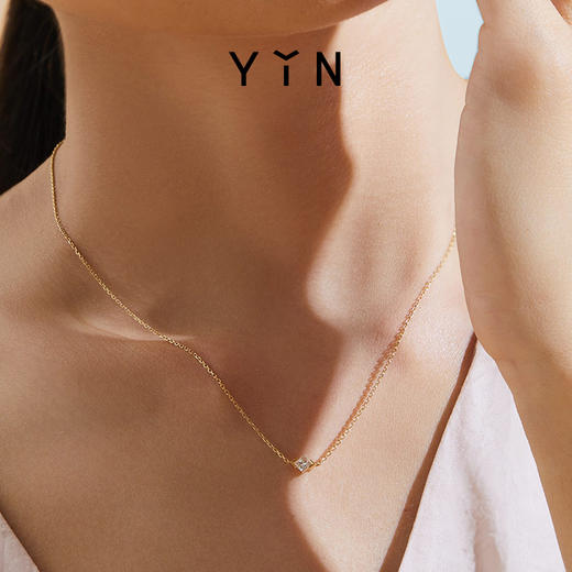 「熠」光芒系列 公主方钻/祖母绿钻/圆钻 18K金锁骨链 商品图6