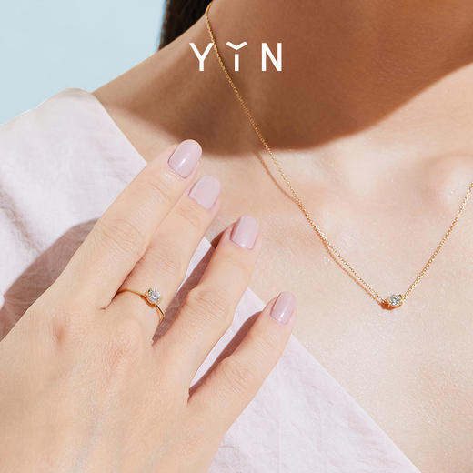 「熠」光芒系列 经典圆钻戒指 商品图6