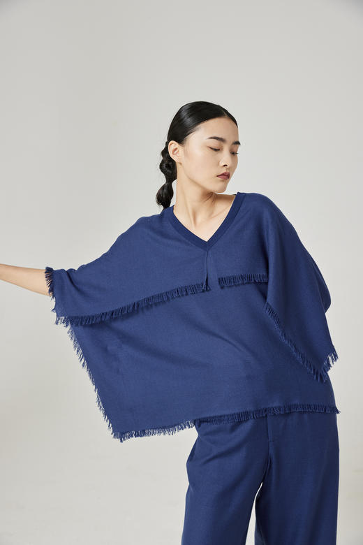 V领斗篷式女上衣 SJS94W052W 商品图4