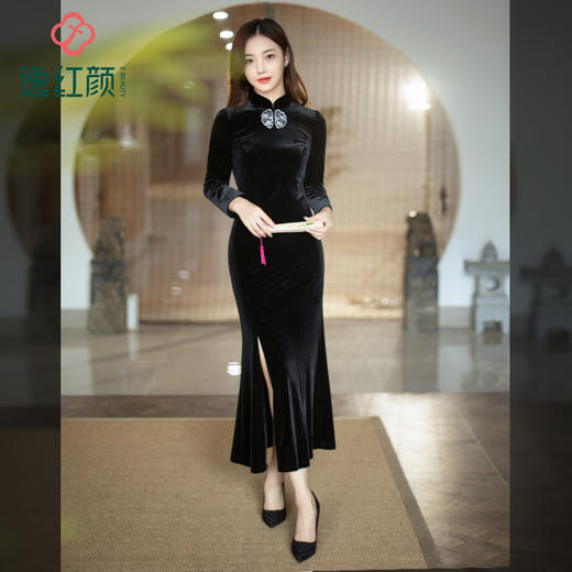 逸红颜 翠山静 2025春季新款弹力丝绒长袖旗袍苏绣鱼尾中式礼服女 商品图3