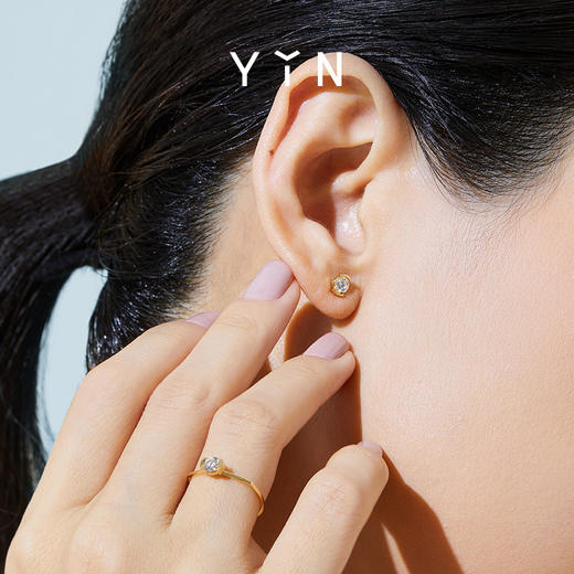 「熠」光芒系列 经典圆钻戒指 商品图7