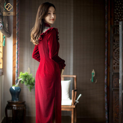 逸红颜 帛书 2025新款秋季中长款长袖旗袍丝绒旗袍连衣裙 商品图4