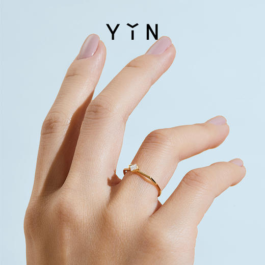 「熠」光芒系列 公主方钻石戒指 商品图3