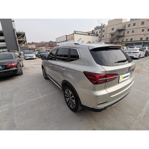 荣威 ERX5 EV400 电动互联网至尊版 【长租-北京】 商品图3