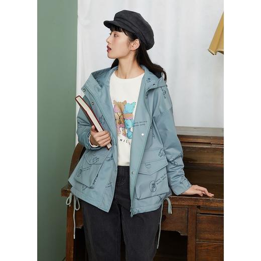 ZIHAN紫涵满版印花短款外套2022年春新款原创设计感连帽抽绳上衣Z2Z01AS150 商品图3