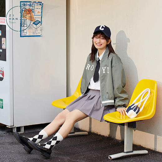 ZIHAN紫涵字母撞色棒球夹克2022春季新品短款简约学院风上衣外套Z2Z01BS257 商品图1