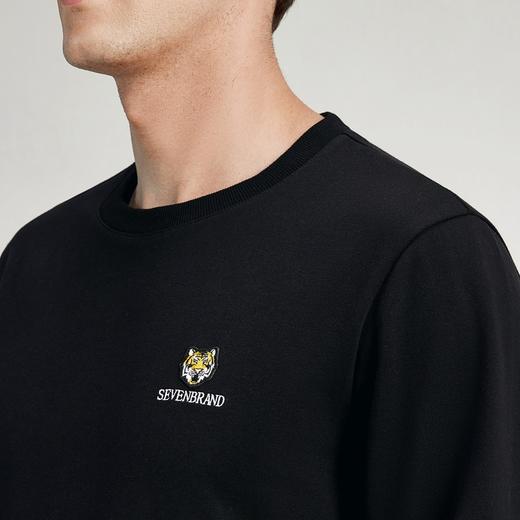 【特价】柒牌男士卫衣春秋款休闲时尚潮流圆领长袖青年老虎绣花多色套头衫	122W70060 商品图2