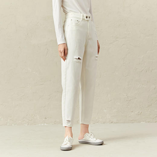 Famecoco范可儿白色破洞牛仔裤女春时尚宽松直筒裤F221GA002 商品图1