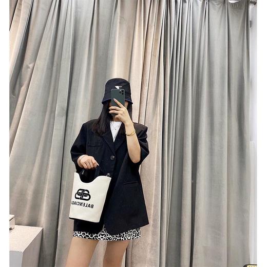 BALENCIAGA 巴黎世家 女士标志印花水桶型托特包 白色 619979 KMZG3 9260 商品图1