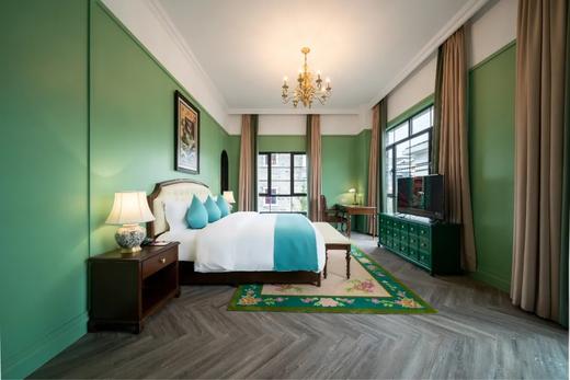 暑假旺季闪促【黑龙滩洲际/英迪格两店通兑 】
🌊IHG旗下奢华酒店·6600㎡无边泳池
✔️暑期周中不加价！纵享夏日清凉之旅 商品图8