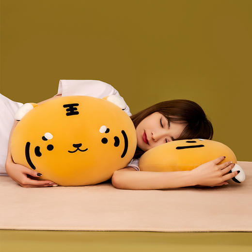 博物文创 可靠系列金虎毛绒玩偶娃娃午睡节日礼物 商品图3