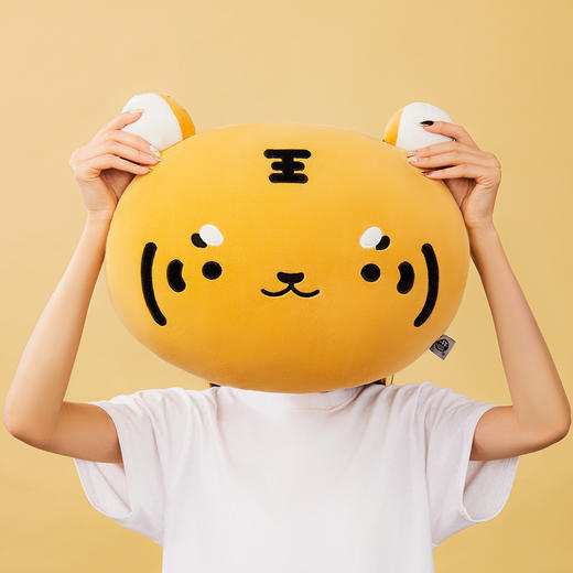 博物文创 可靠系列金虎毛绒玩偶娃娃午睡节日礼物 商品图4
