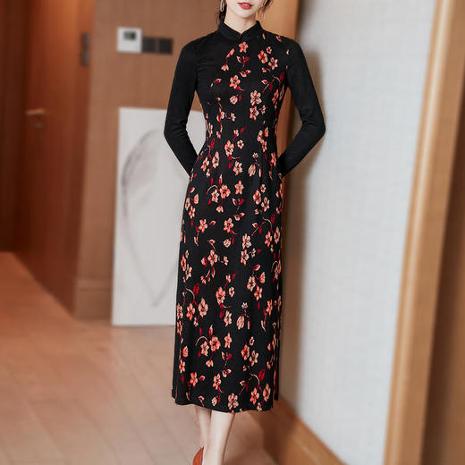 SSGS-42279秋冬配大衣时尚气质改良旗袍印花显瘦长袖针织连衣裙 商品图0