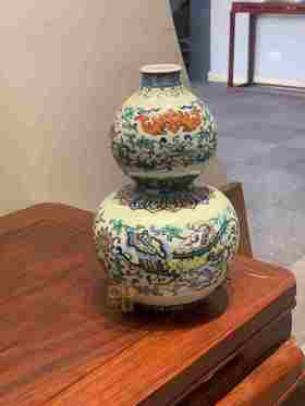 涂杏花：斗彩缠枝事事如意葫芦瓶