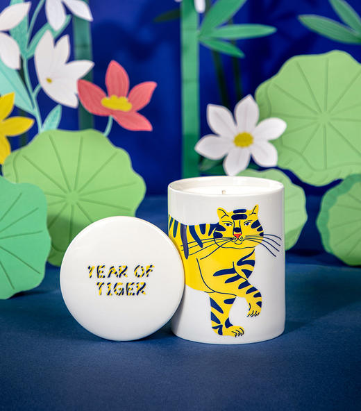 插画师联名款 日出之地-活瓷淳水香薰蜡烛  300g 商品图0