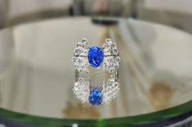 「蝴蝶结」皇家蓝蓝宝石钻石戒指 3.06克拉蓝宝石