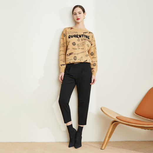 NC60M瑟俪（斯尔丽高端）舒适柔软低圆领字母拼接毛衣针织衫 商品图3