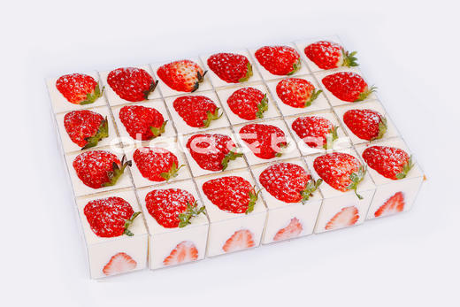 草莓白巧克力慕斯杯 商品图0