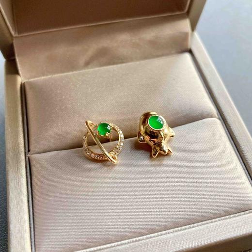 高冰种阳绿蛋面蛋面星辰大海宇宙飞船耳钉18k黄金钻石镶嵌 商品图1