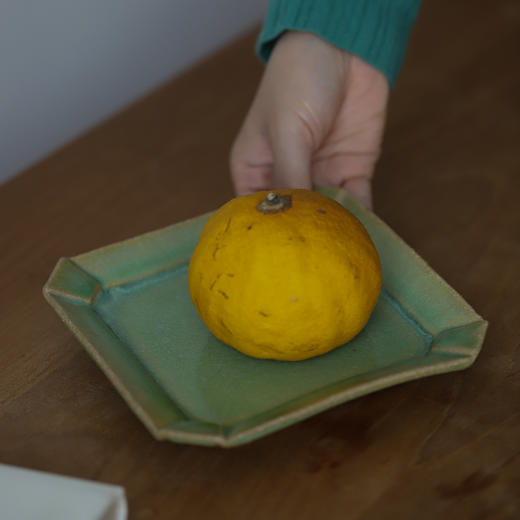 日本 渡边信史 山葵釉灰釉 高台甜品盘 菱形皿 芙蓉五角皿 轮花盘 商品图9