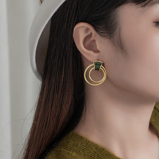 IU欧米伽耳钉送女友闺蜜节日生日礼物 商品图2