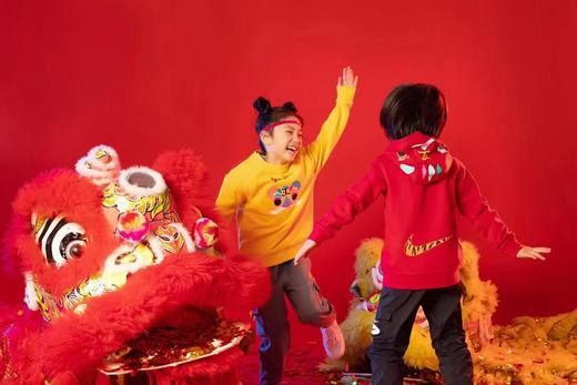 天空之城-NIKE KIDS-黄色连帽套头衫 商品图0