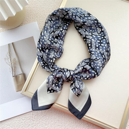 棋盘格小方巾大象丝巾女春秋 商品图9