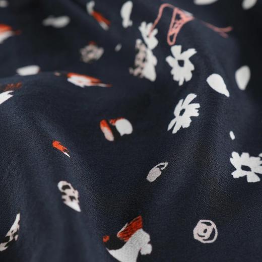 金三塔真丝印花长袖V领睡裙桑蚕丝性感可外穿家居服YSFAA326 商品图4