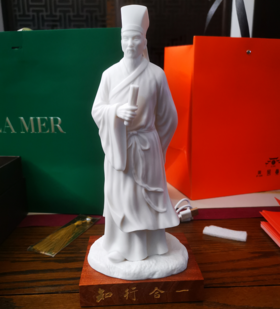 阳明立像灯具