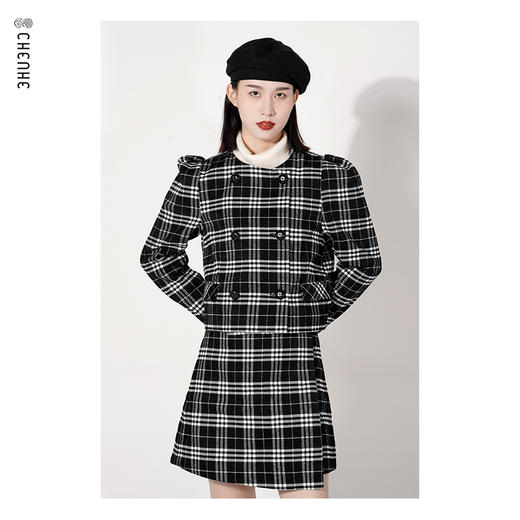 【内购不退换】臣禾 截短款格纹短外套K214012577 商品图0