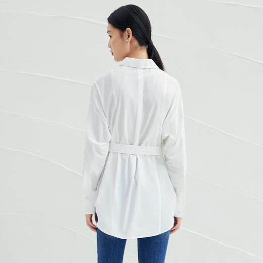 EITIE爱特爱春季新款宽松收腰气质翻领简约通勤显瘦女白衬衫A2209905 商品图3