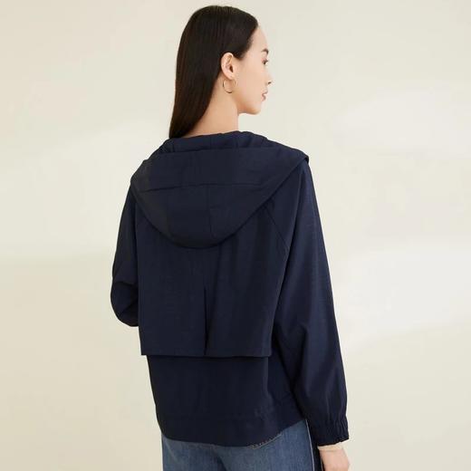 玳莎宽松连帽短款外套2022新品藏蓝时尚插肩袖设计感夹克女  CA37302 商品图2