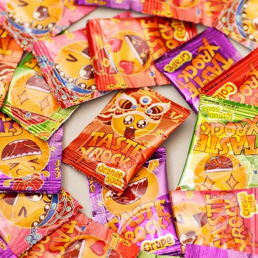 劲跳糖1g*300包桶装跳跳糖喜糖宿舍耐吃糖果批发乐趣儿童怀旧零食 商品图3